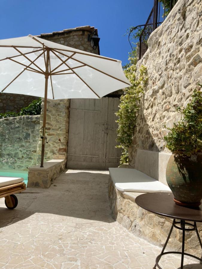 Les Vieux Murs Montfort  エクステリア 写真