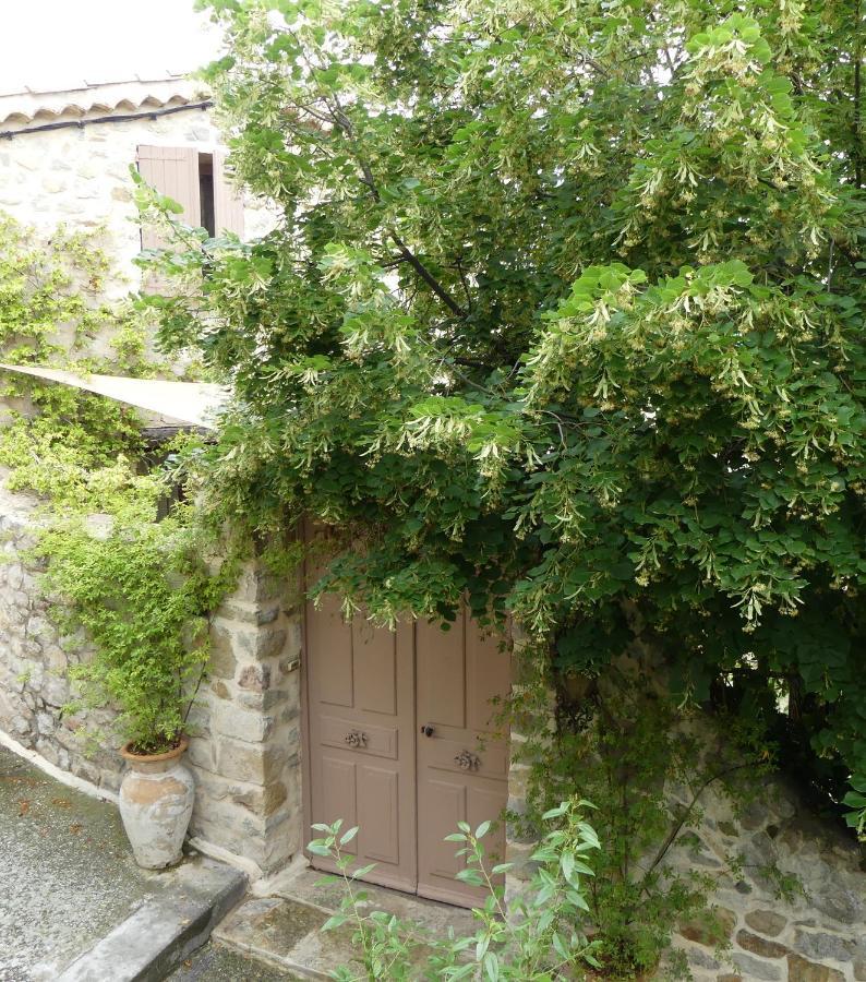 Les Vieux Murs Montfort  エクステリア 写真
